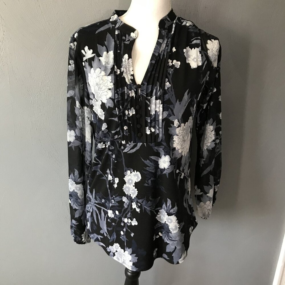 WHBM Top Womens Size SMALL Floral Matte Jersey Woven Long Sleeve Button V-Neck
